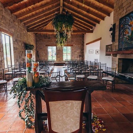 Hacienda Moncora, Un Lugar Hermoso Para Toda La Familia Y Los Amigos El Rosal Exterior photo