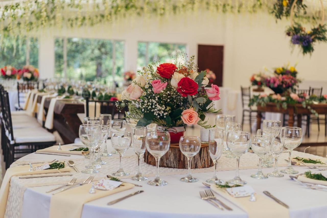 Hacienda Moncora, Un Lugar Hermoso Para Toda La Familia Y Los Amigos El Rosal Exterior photo