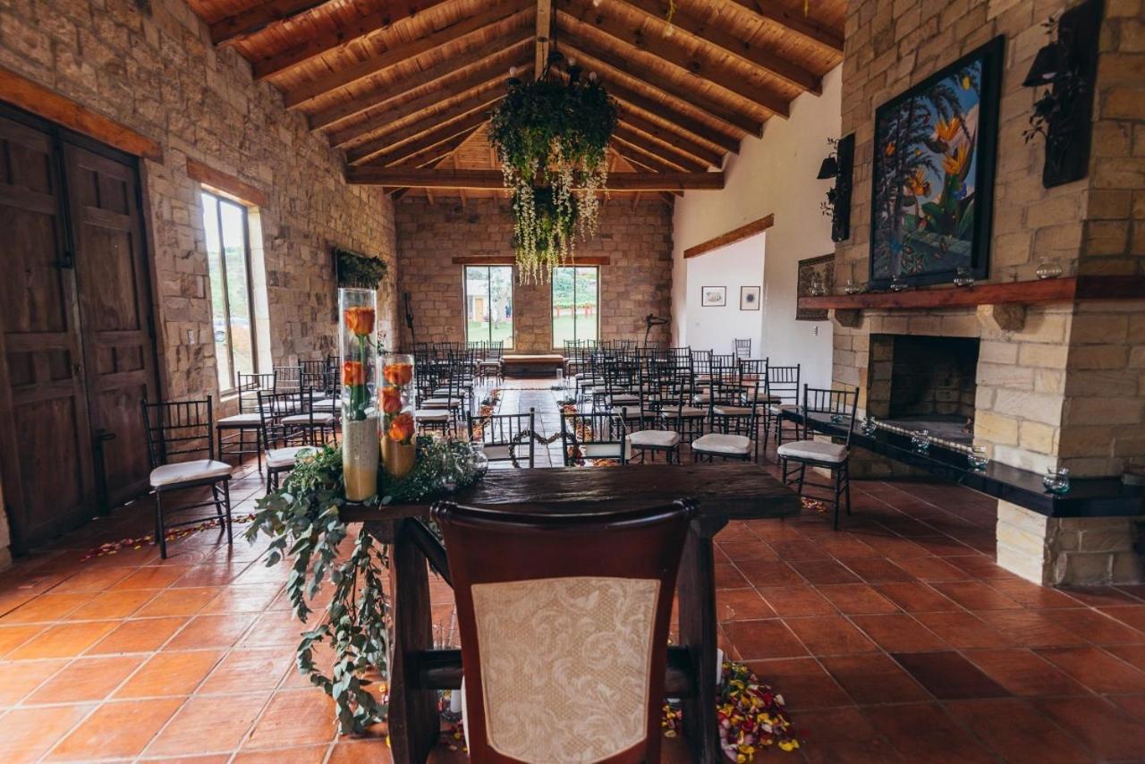 Hacienda Moncora, Un Lugar Hermoso Para Toda La Familia Y Los Amigos El Rosal Exterior photo