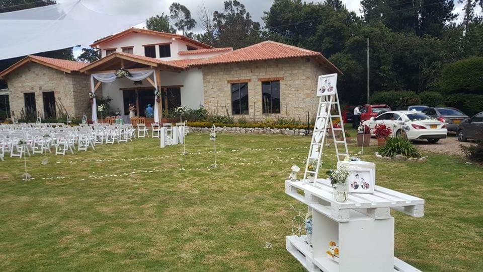 Hacienda Moncora, Un Lugar Hermoso Para Toda La Familia Y Los Amigos El Rosal Exterior photo