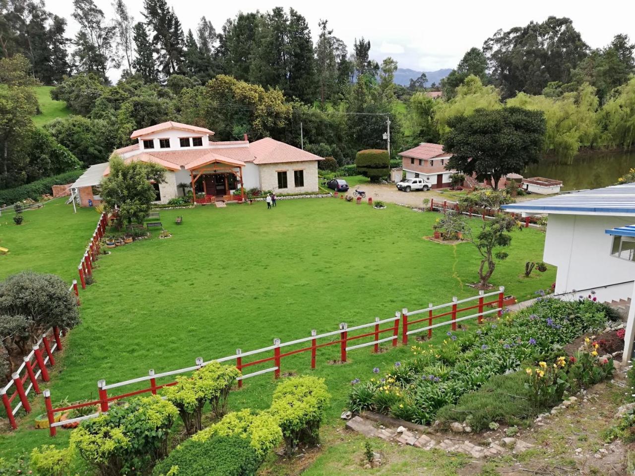 Hacienda Moncora, Un Lugar Hermoso Para Toda La Familia Y Los Amigos El Rosal Exterior photo