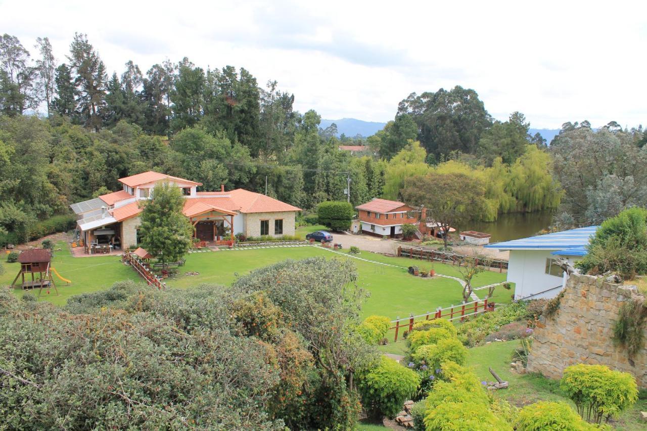 Hacienda Moncora, Un Lugar Hermoso Para Toda La Familia Y Los Amigos El Rosal Exterior photo